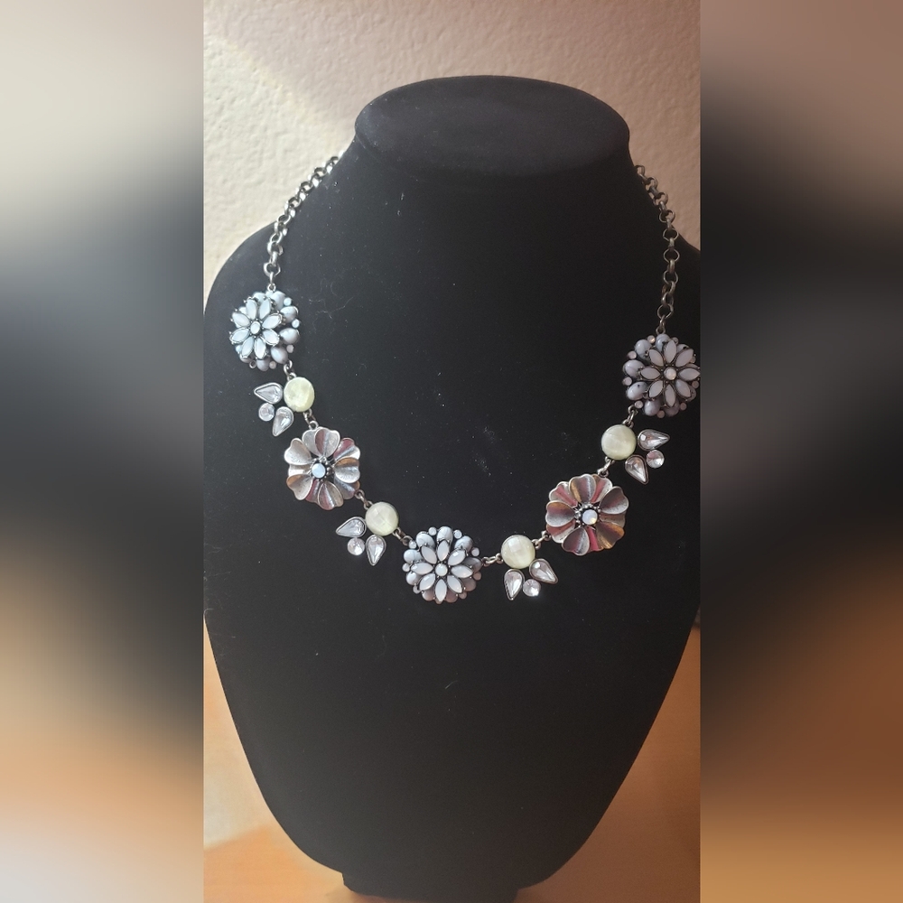 Short necklace.